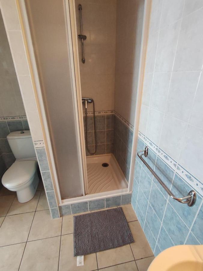 Studio 2 Personnes En Centre Ville Saint-Pierre-de-Plesguen Ngoại thất bức ảnh