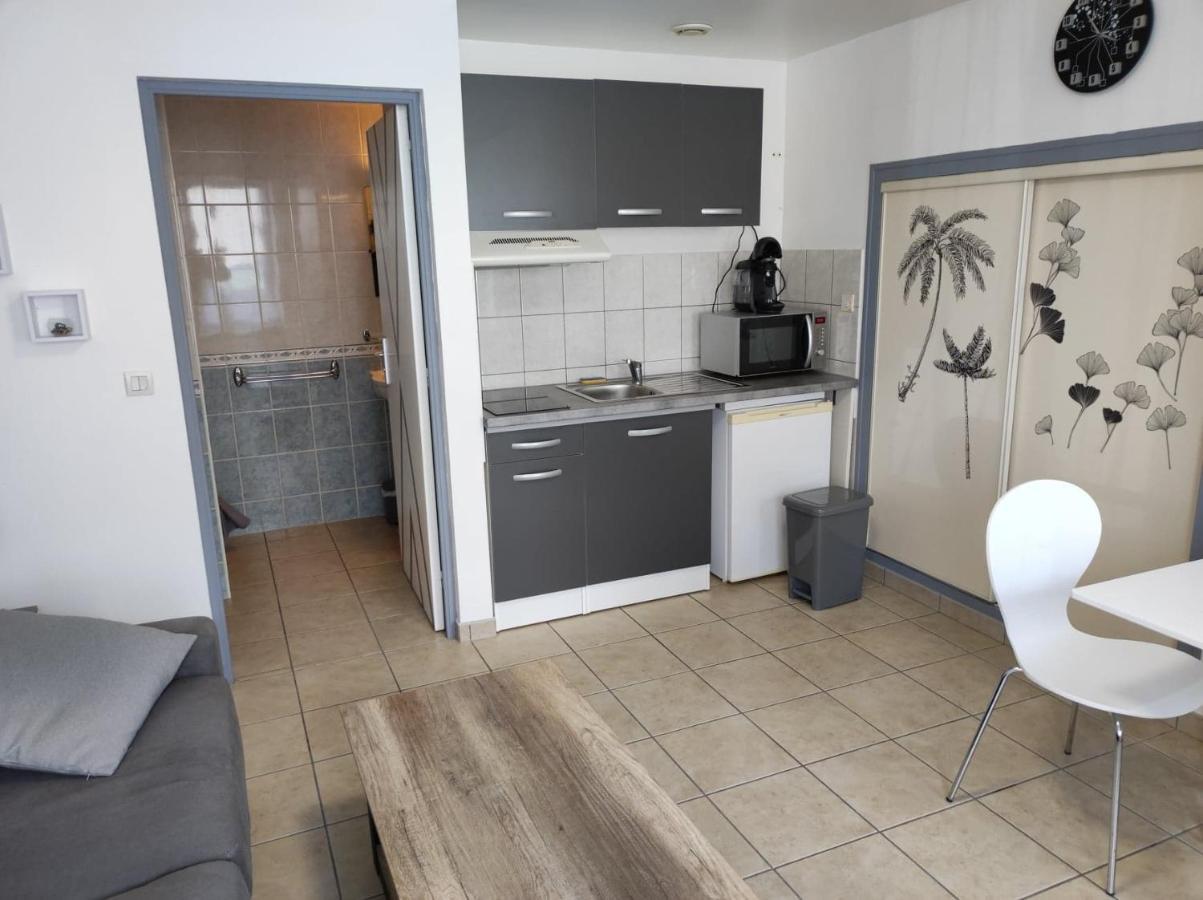 Studio 2 Personnes En Centre Ville Saint-Pierre-de-Plesguen Ngoại thất bức ảnh