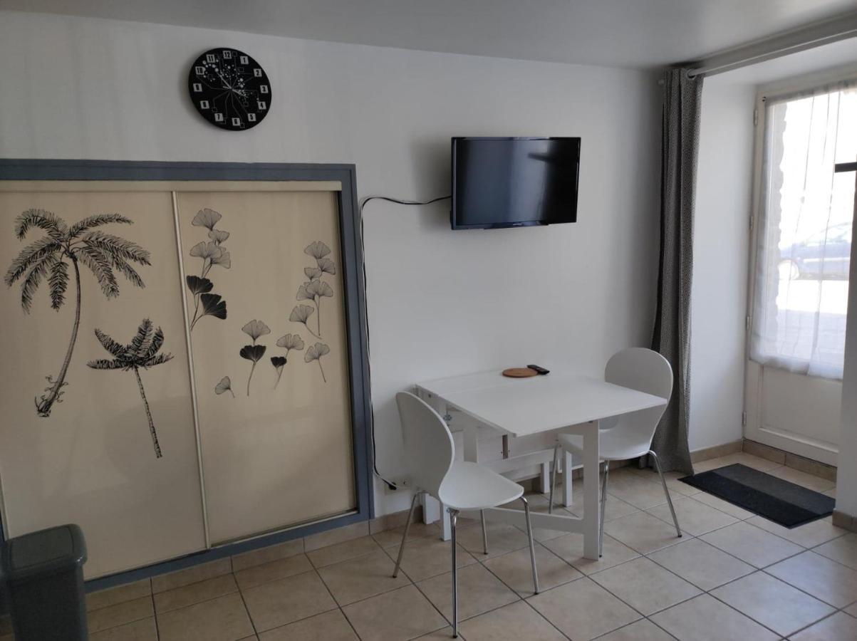 Studio 2 Personnes En Centre Ville Saint-Pierre-de-Plesguen Ngoại thất bức ảnh